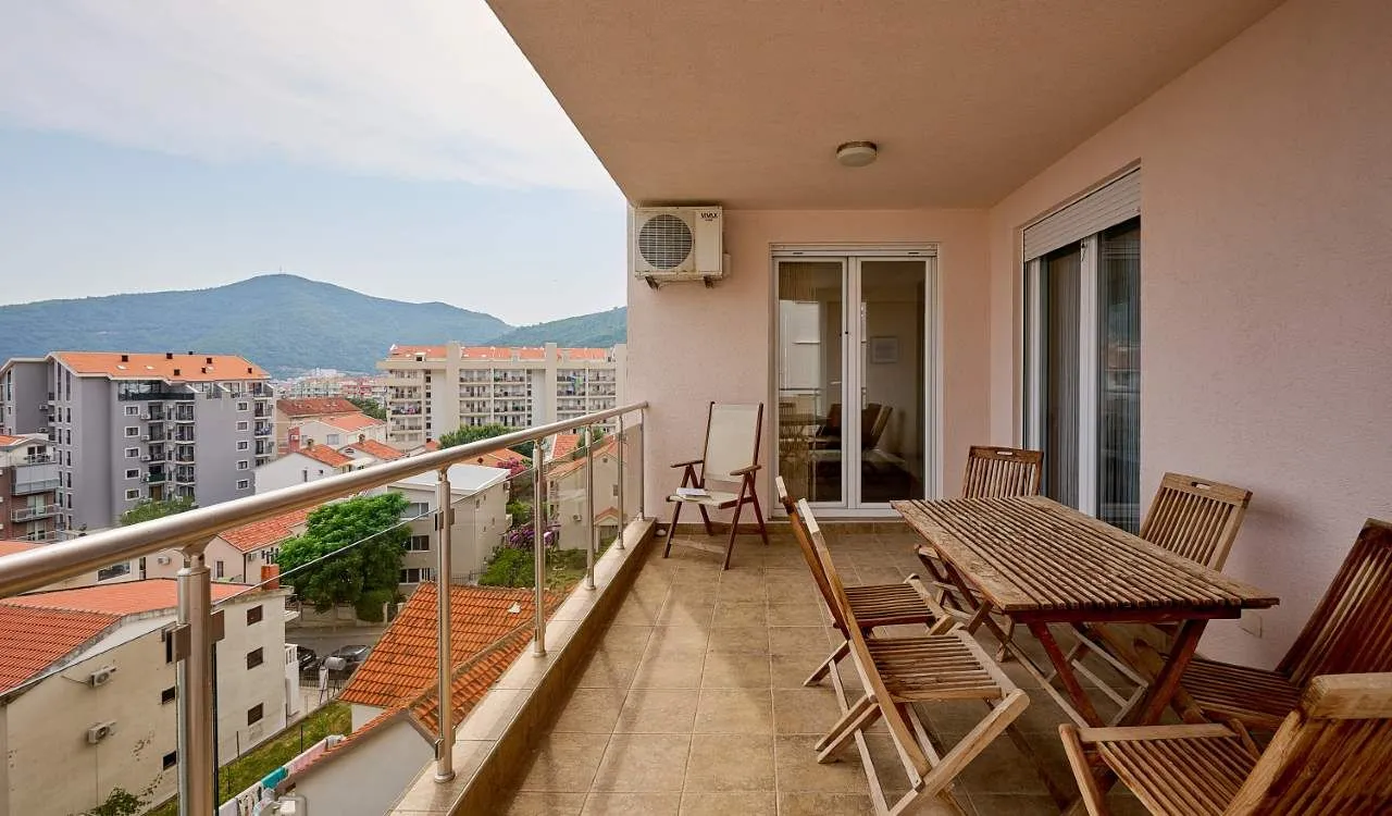 Prodaja, dvosoban stan, 88m², Lazi, Budva