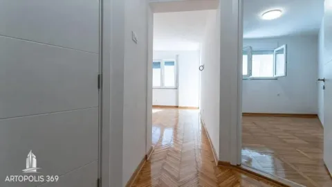 Rent, two bedroom apartment, 37m², Stari Grad, Beograd - image 3