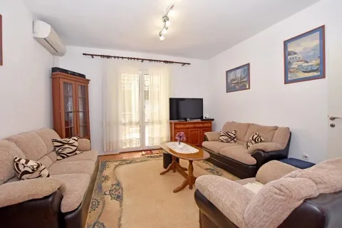 Izdavanje, kuća, 120m², Kumbor, Herceg Novi - image 6