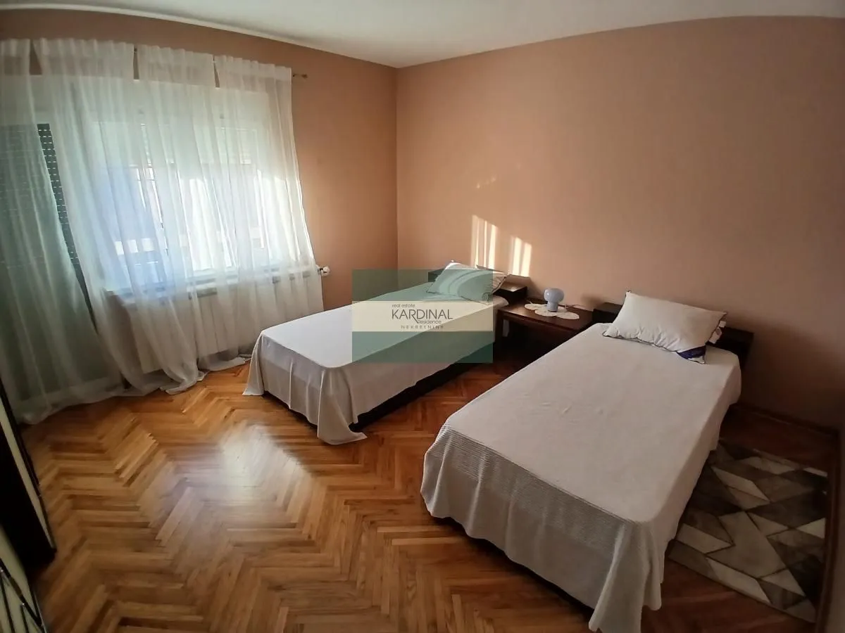 Prodaja, kuća, 379m², Trnava, Jagodina