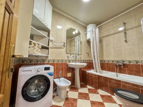 Izdavanje, trosoban stan, 114m², Momišići, Podgorica - image 12