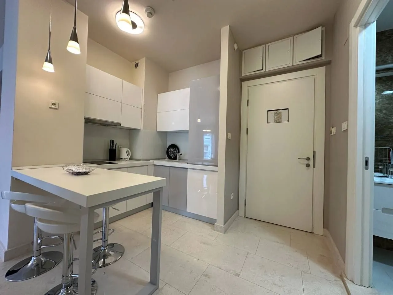 Rent, one bedroom apartment, 62m², Tre Canne, Budva