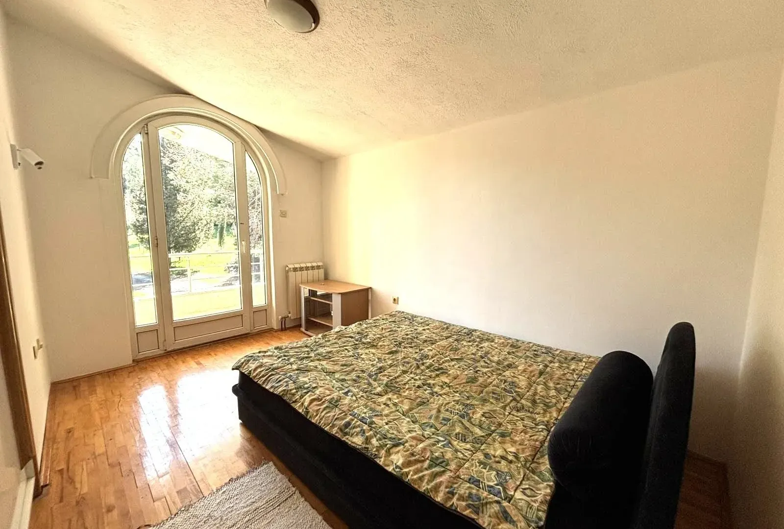 Rent, house, 300m², Zagorič, Podgorica