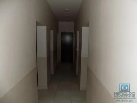 Sale, office space, 866m², Centar, Paraćin - image 16