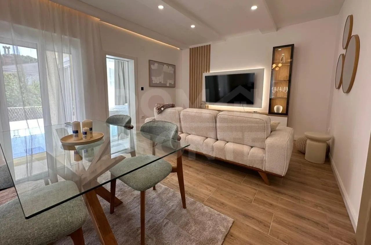 Izdavanje, četvorosoban stan, 104m², Zelenika, Herceg Novi
