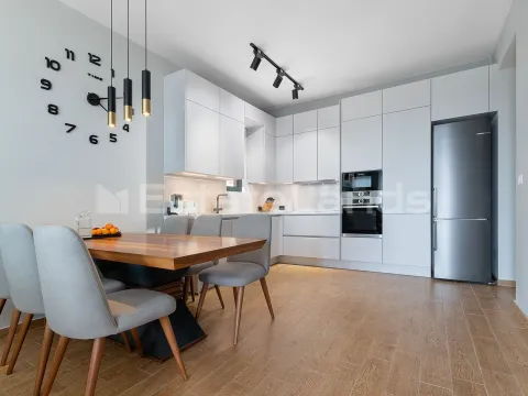 Sale, two bedroom apartment, 81m², Bečići, Budva - image 6