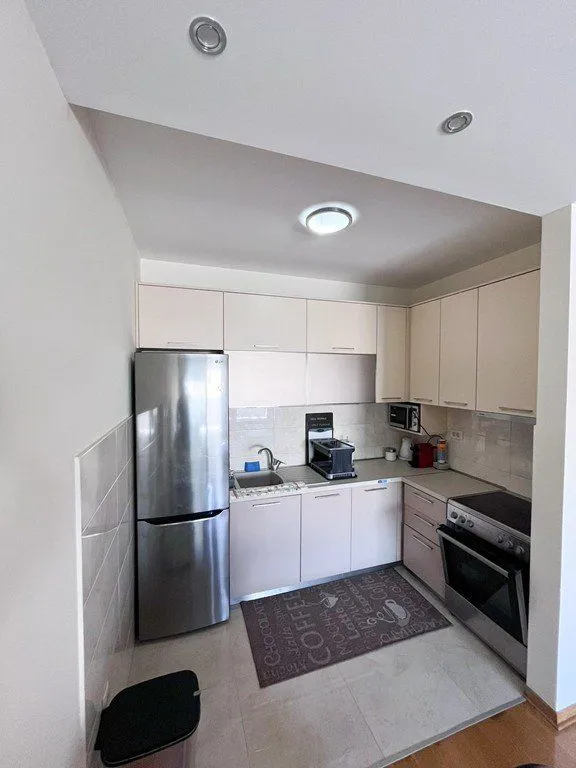 Izdavanje, jednosoban stan, 51m², Momišići, Podgorica