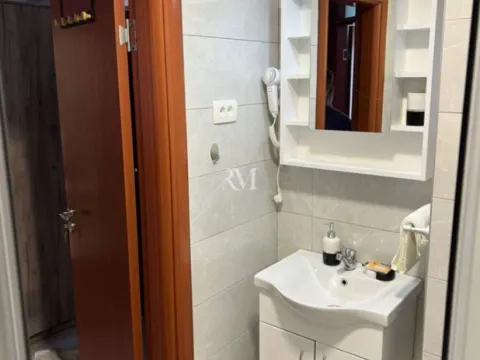 Izdavanje, jednosoban stan, 43m², Centar, Tivat - image 11