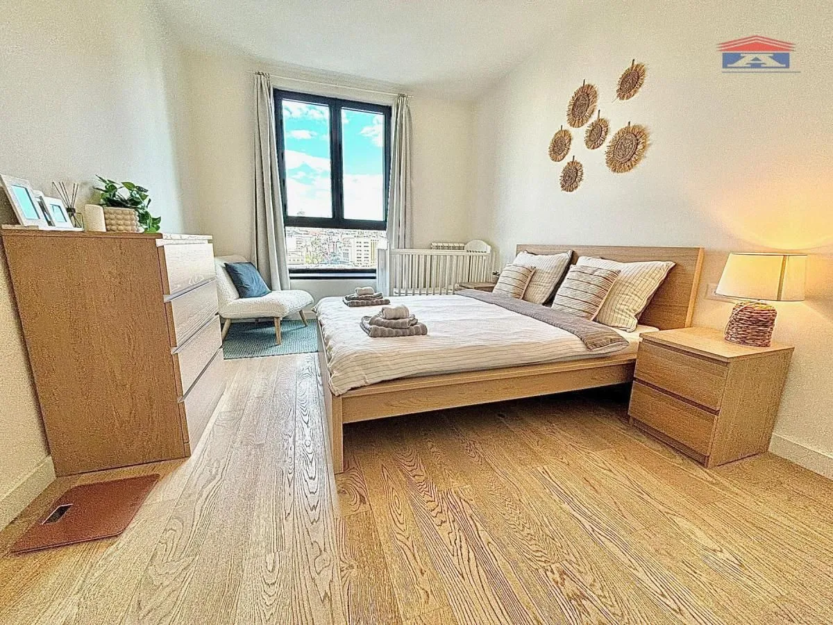 Rent, two bedroom apartment, 75m², Savski Venac, Beograd