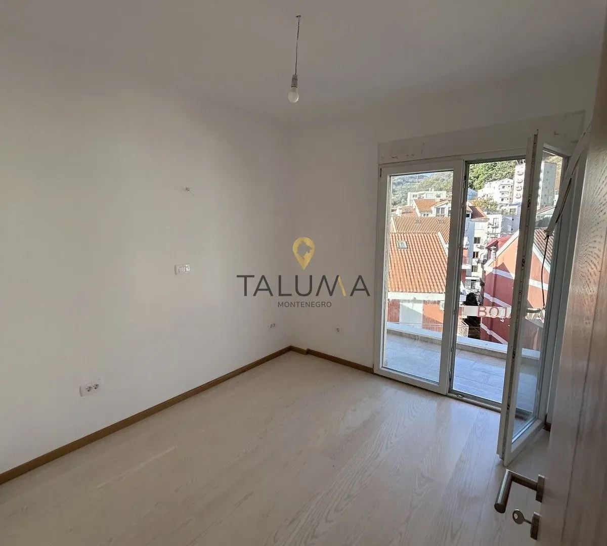 Sale, three bedroom apartment, 80m², Centar, Budva