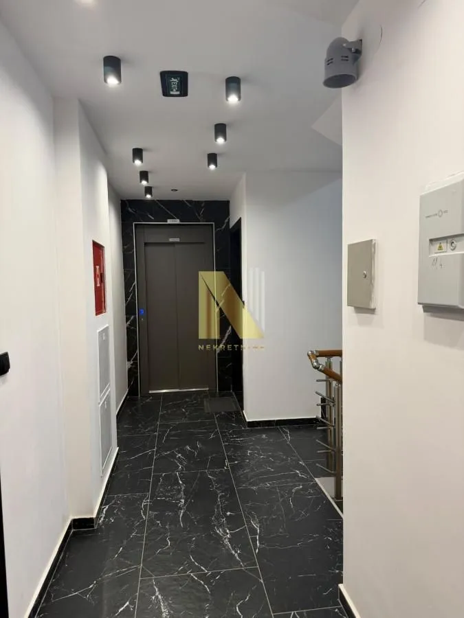 Izdavanje, dvosoban stan, 47m², Grbavica, Novi Sad Sve Podlokacije