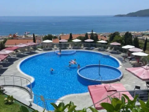 Sale, three bedroom apartment, 236m², Bečići, Budva
