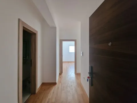 Sale, one bedroom apartment, 37m², Bečići, Budva - image 19
