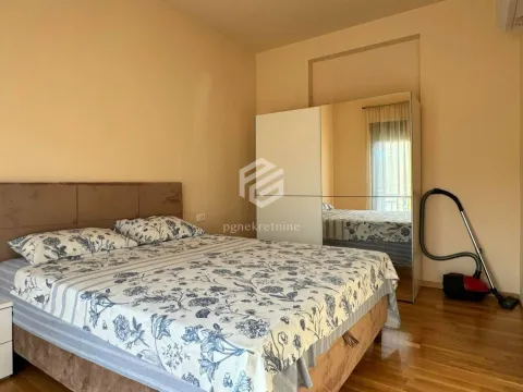 Rent, two bedroom apartment, 76m², Dalmatinska ulica, Podgorica - image 7
