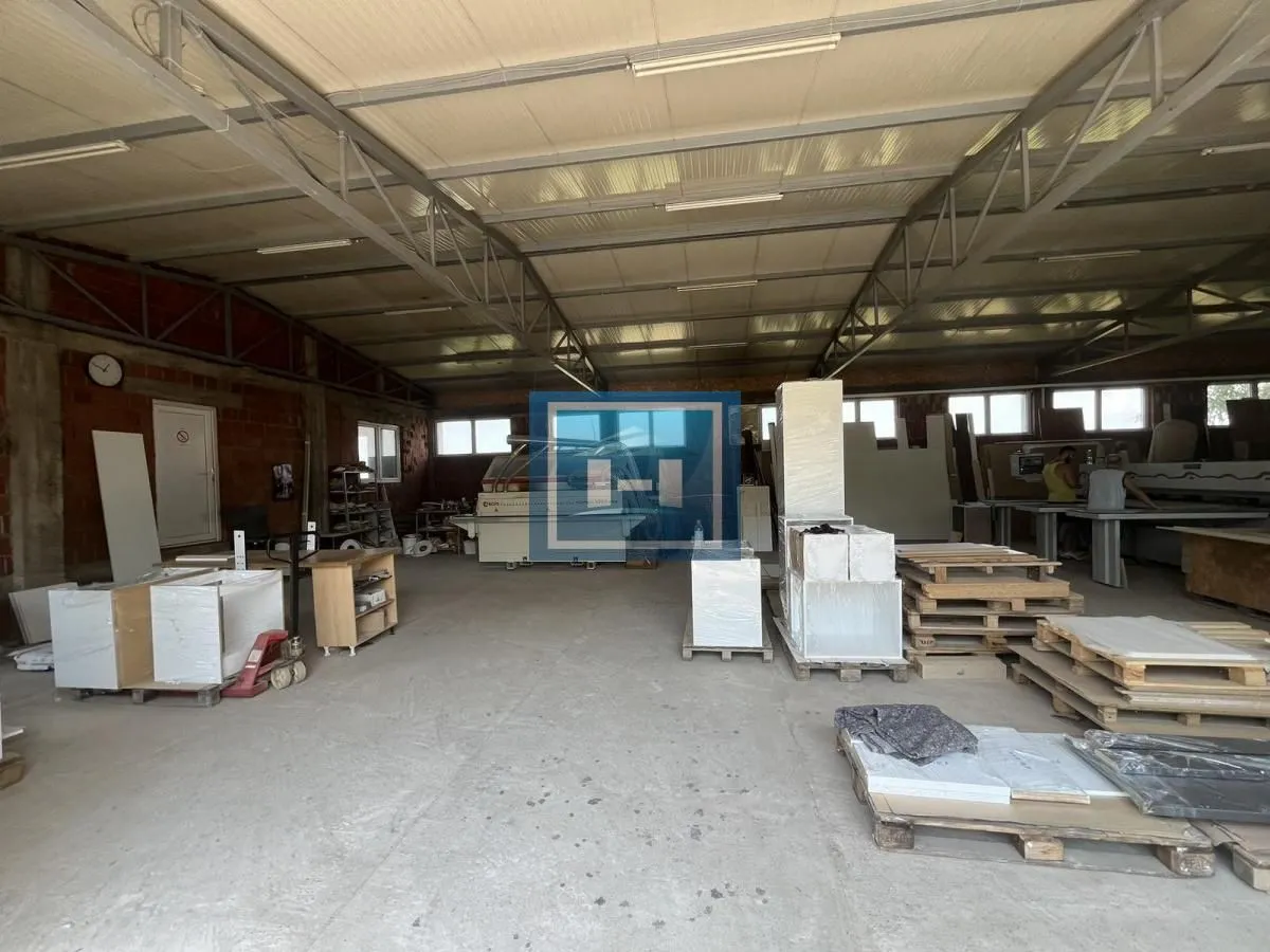 Sale, office space, 328m², Majur, Jagodina