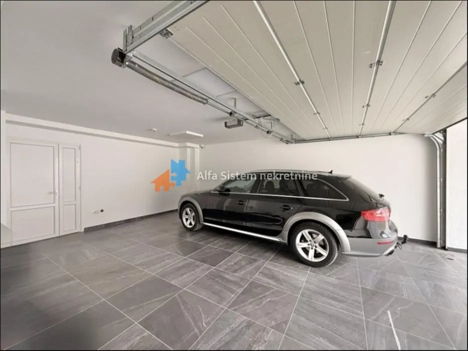 Rent, house, 510m², Banovo Brdo, Beograd