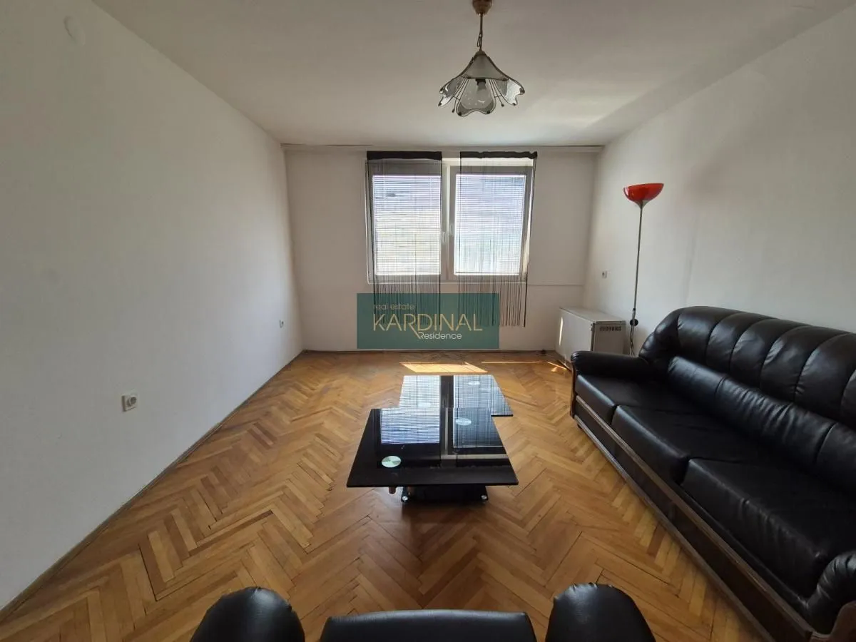 Prodaja, dvosoban stan, 60m², Kajsijar, Jagodina