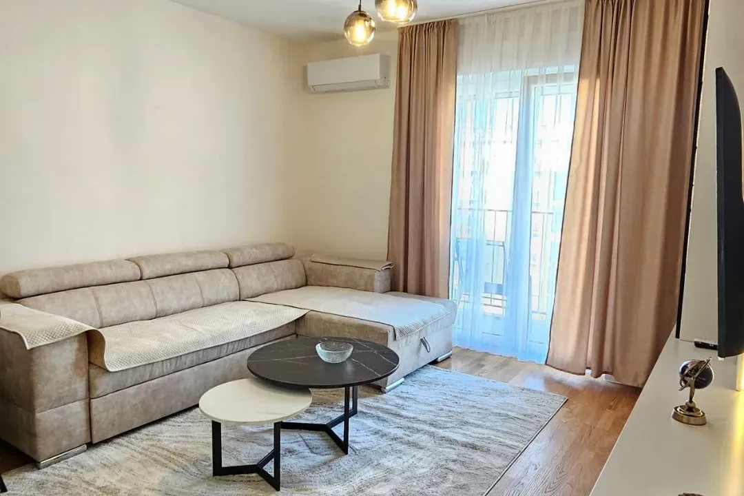 Izdavanje, dvosoban stan, 58m², Pobrežje, Podgorica