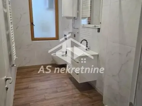 Sale, four bedroom apartment, 120m², Vračar Sve Podlokacije, Beograd - image 11