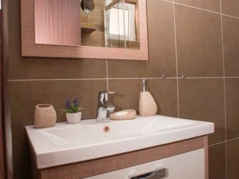 Izdavanje, jednosoban stan, 42m², Bečići, Budva - image 8