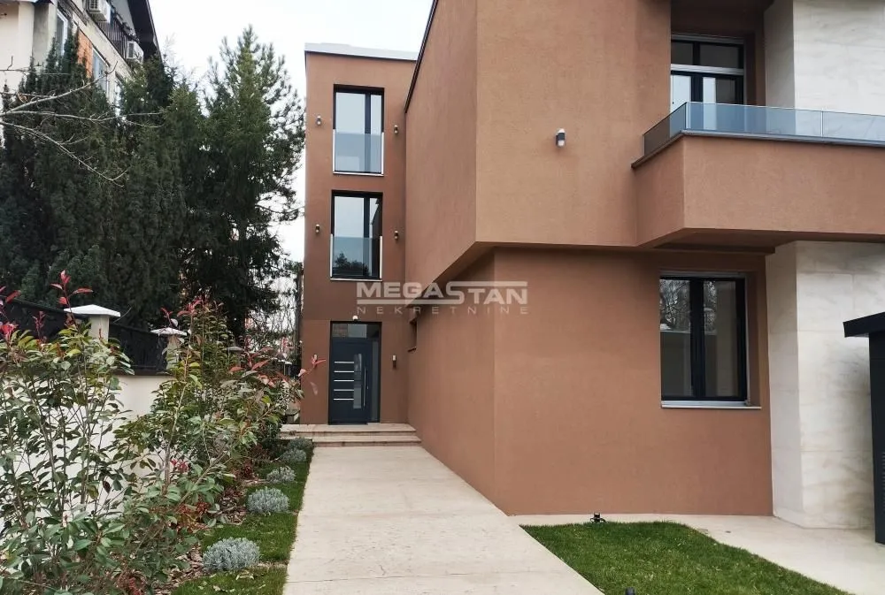 Izdavanje, četvorosoban stan, 177m², Savski Venac, Beograd