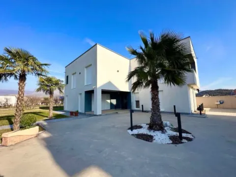 Rent, house, 310m², Karaburško Polje, Podgorica - image 10