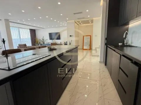 Prodaja, kuća, 173m², Sremska Kamenica, Petrovaradin - image 5