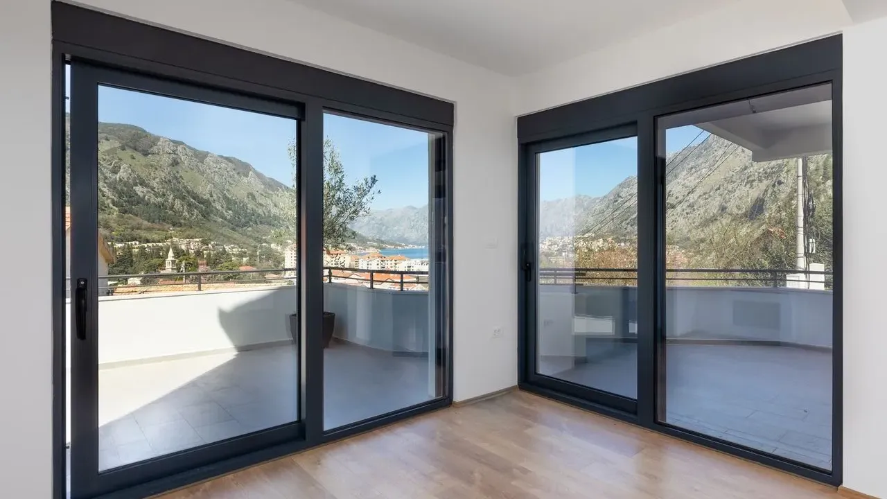 Sale, house, 160m², Škaljari, Kotor