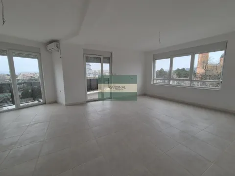 Izdavanje, četvorosoban stan, 97m², Centar, Paraćin - image 3