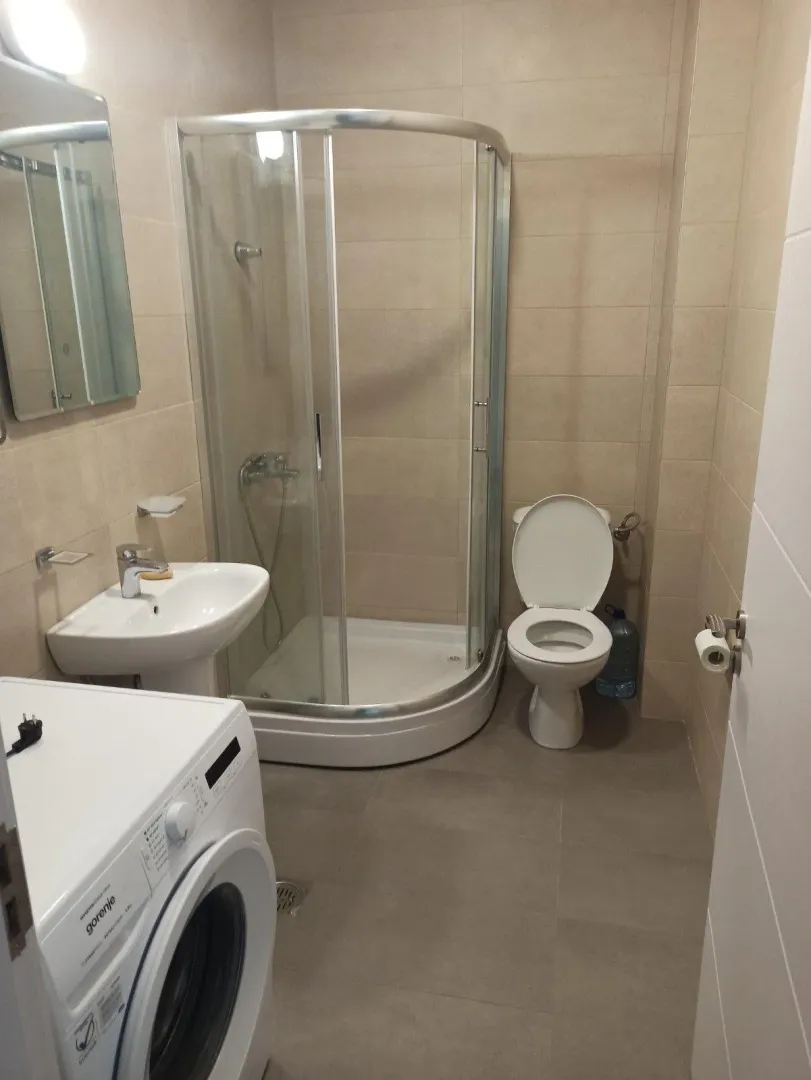 Izdavanje, trosoban stan, 100m², Dalmatinska ulica, Podgorica
