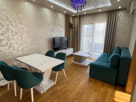 Izdavanje, trosoban stan, 100m², Stari Aerodrom, Podgorica - image 4