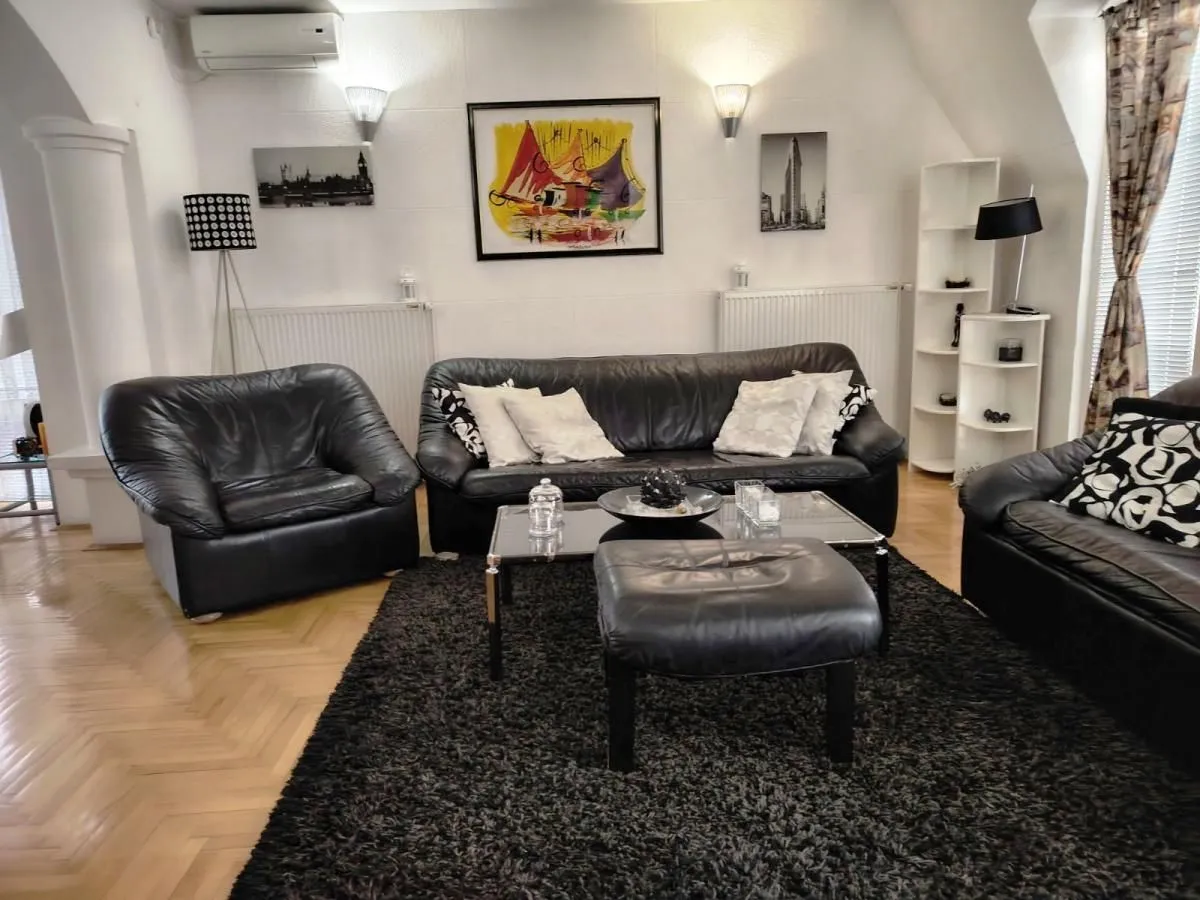 Izdavanje, trosoban stan, 90m², Centar, Niš