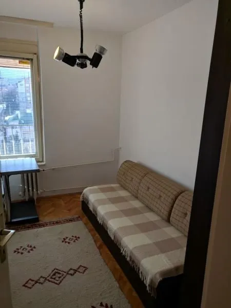 Izdavanje, četvorosoban stan, 95m², Palilula, Niš