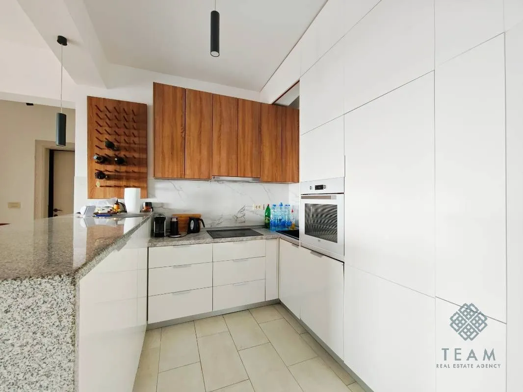Sale, four bedroom apartment, 199m², Lazi, Budva