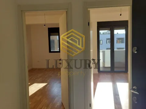 Prodaja, jednosoban stan, 41m², Stari Aerodrom, Podgorica - image 3