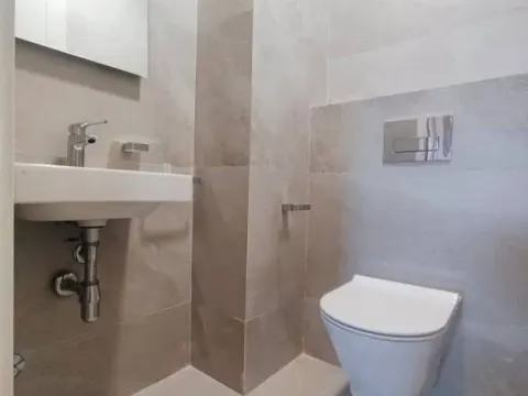 Izdavanje, dvosoban stan, 74m², Central Point, Podgorica - image 3