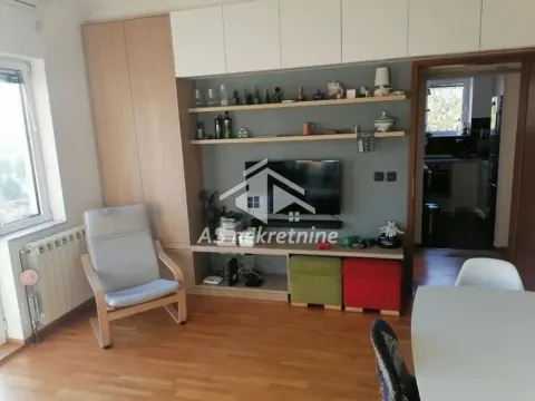 Izdavanje, dvosoban stan, 50m², Kalenić Pijaca, Vračar Sve Podlokacije - image 2