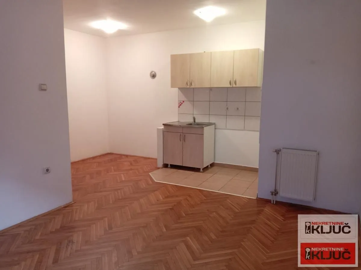 Izdavanje, jednosoban stan, 36m², Grbavica, Novi Sad Sve Podlokacije