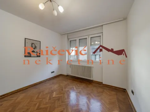 Sale, three bedroom apartment, 64m², Kalenić Pijaca, Vračar Sve Podlokacije - image 16