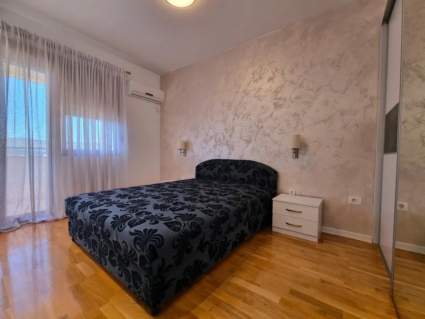 Izdavanje, stan, 90m², Preko Morače, Podgorica