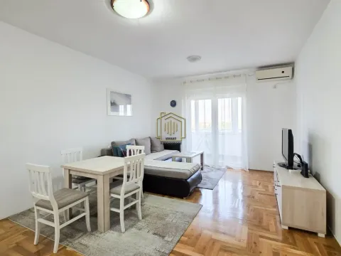 Rent, two bedroom apartment, 65m², City Kvart, Podgorica - image 5