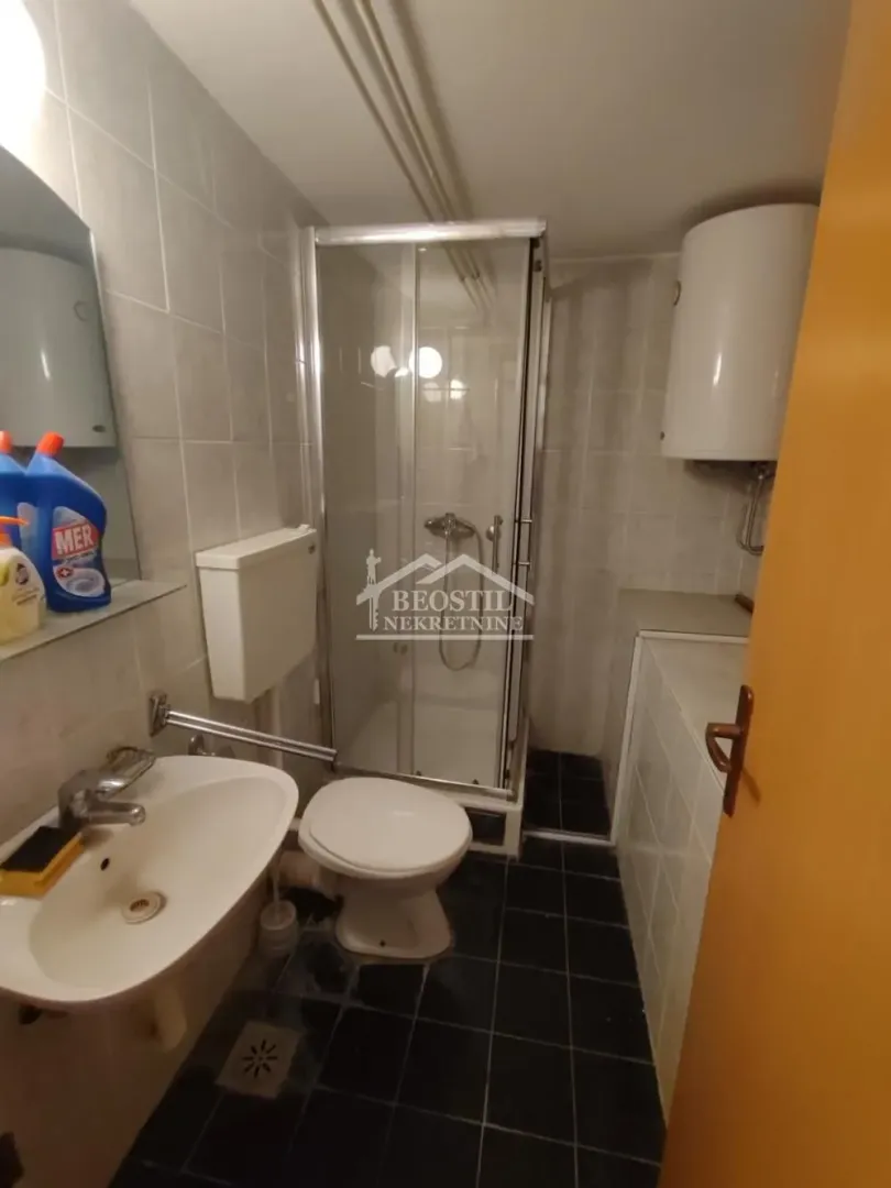 Prodaja, poslovni prostor, 46m², Zvezdara Sve Podlokacije, Beograd