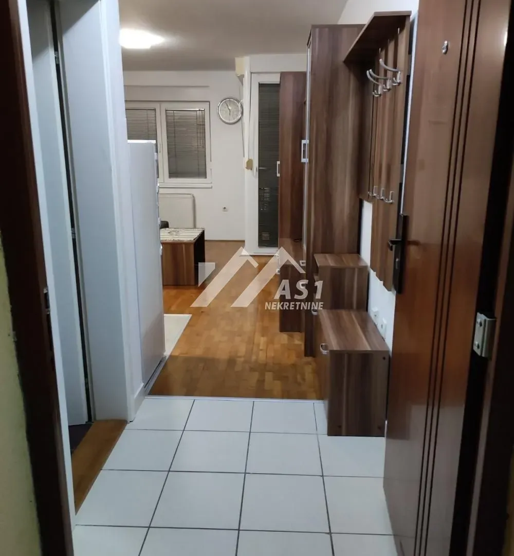 Izdavanje, stan, 26m², Grbavica, Novi Sad Sve Podlokacije