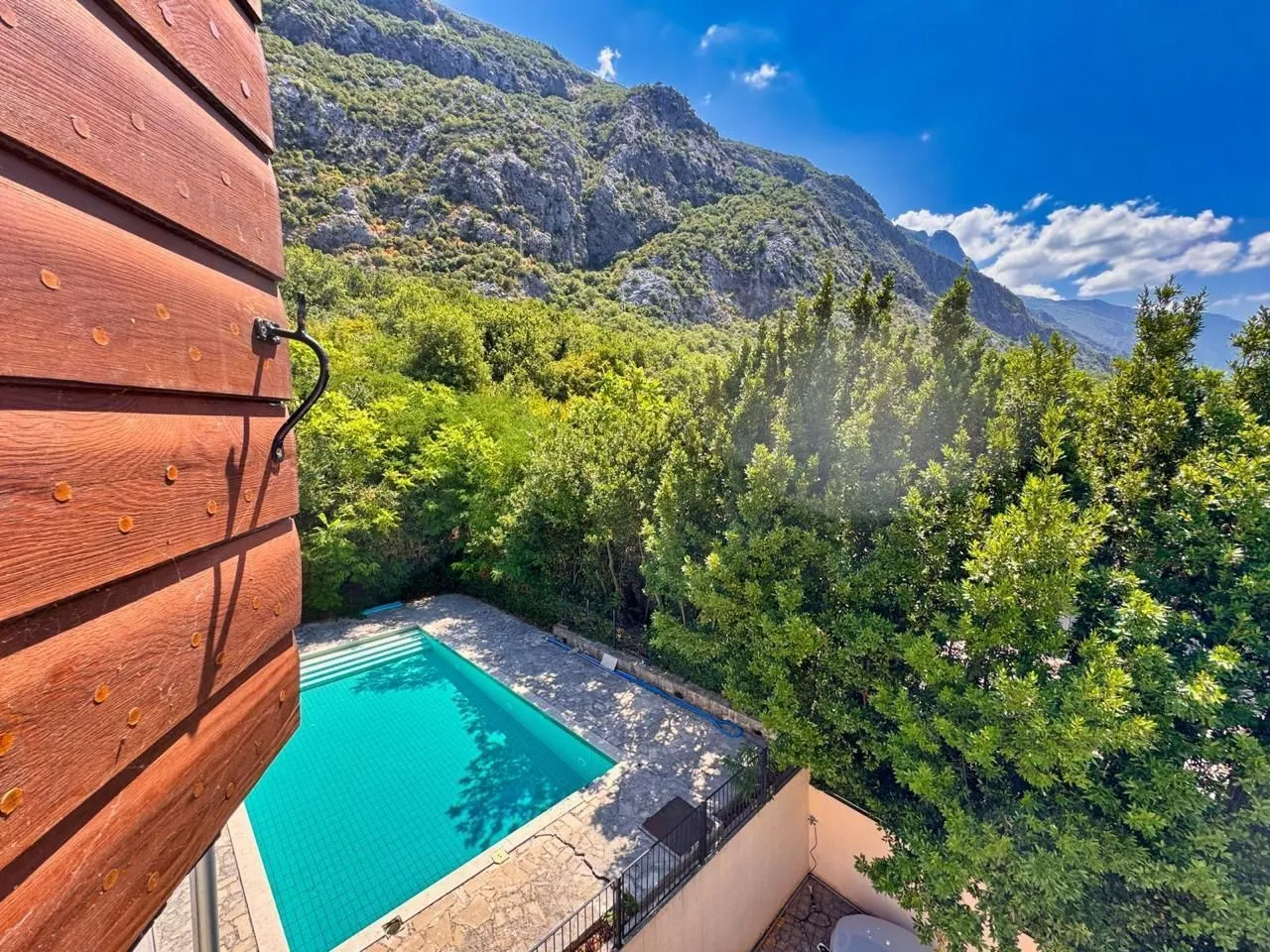 Prodaja, dvosoban stan, 82m², Dobrota, Kotor