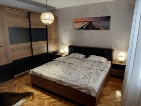 Izdavanje, dvosoban stan, 90m², Cetinje, Crna Gora - image 10