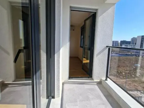 Sale, one bedroom apartment, 57m², Tološka šuma, Podgorica - image 4