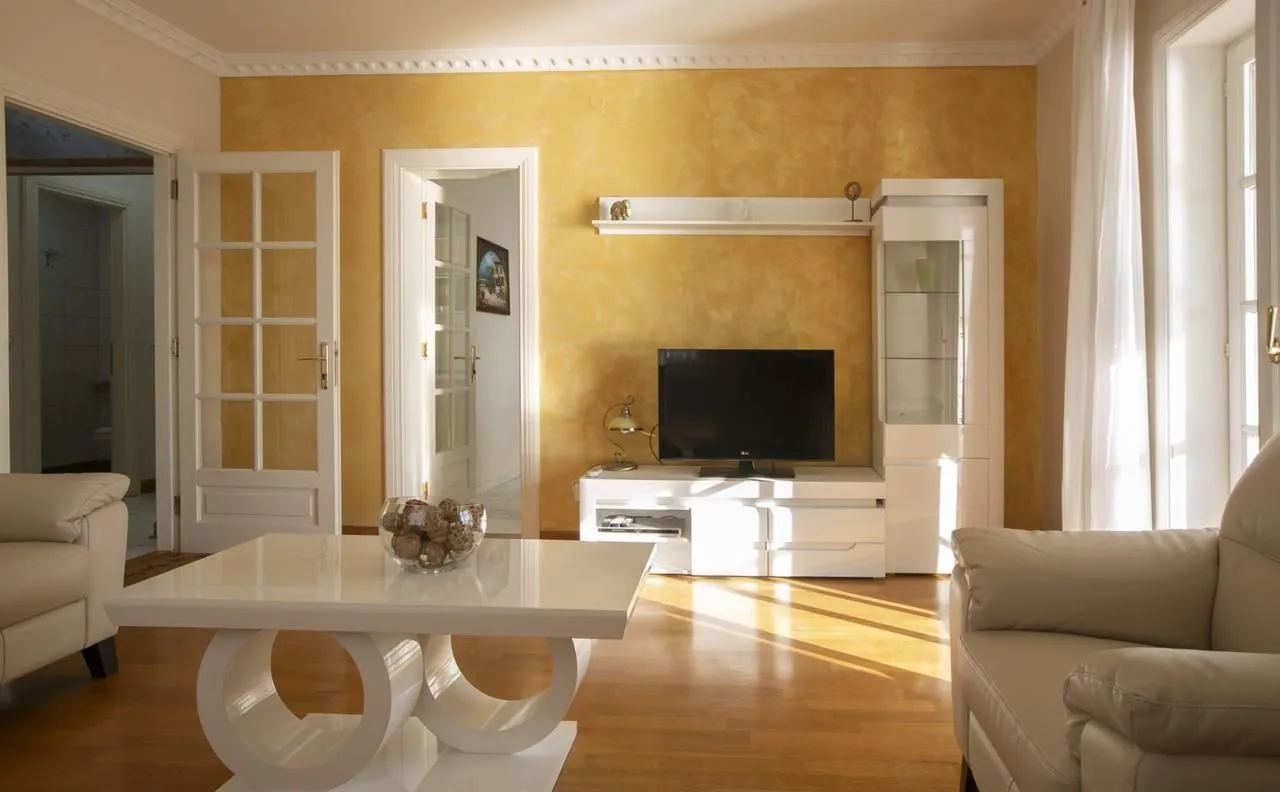 Sale, three bedroom apartment, 90m², Sveti Stefan, Budva