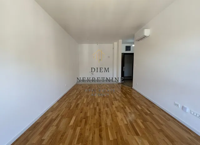 Prodaja, jednosoban stan, 45m², Tološi, Podgorica