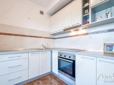 Sale, one bedroom apartment, 46m², Donja Lastva, Tivat - image 11