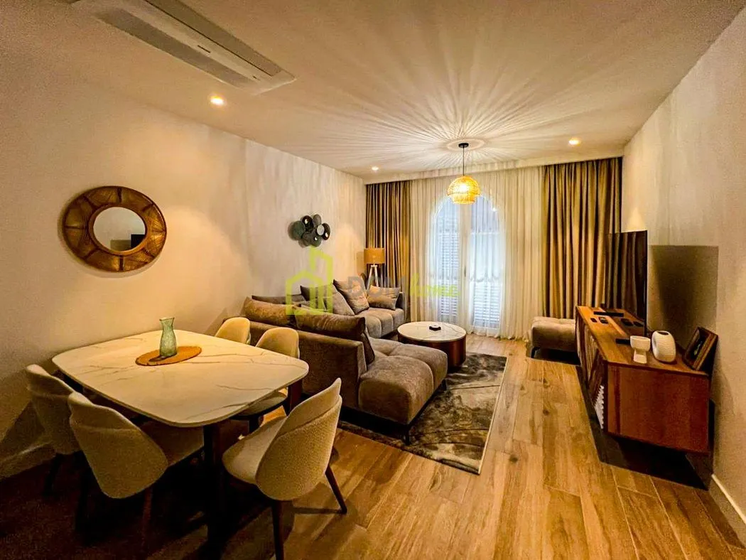 Izdavanje, jednosoban stan, 70m², Tivat, Crna Gora
